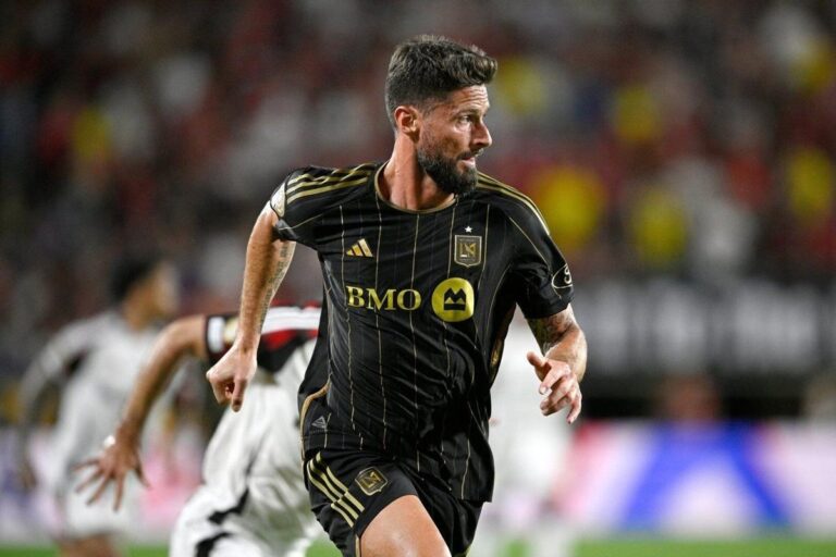 Olivier Giroud Trở Về Ligue 1: Cuộc Hành Trình Đầy Hứa Hẹn
