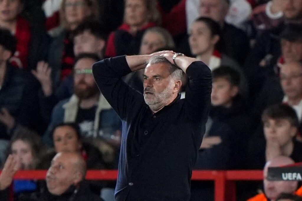 Áp Lực Tăng Cao Cho HLV Postecoglou Tại Nottingham Forest
